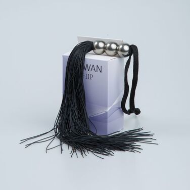 F61431 Плетка из силикона ручка 3 шарика FLOGGER BLACK METAL