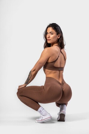 Топ Nebbia Medium-Support Sports Bra TOTALLY SEAMLESS Brown 305