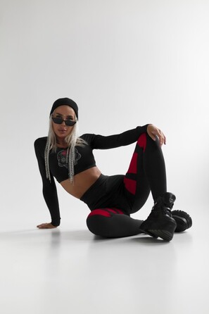 Топ LONG SLEEVE BLACK TOP WITH SKULL