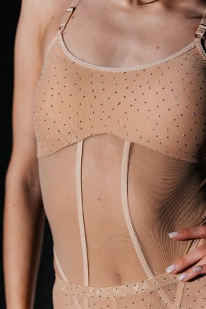 SKINELLE Mesh Crystal Боді з Камінням та Рукавичками для Сцени, Pole та Exotic на Підборах - бежевий