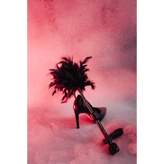 Тиклер на длинной ручке Candy Hero RCFL1.1/38 перо и кожа, черный