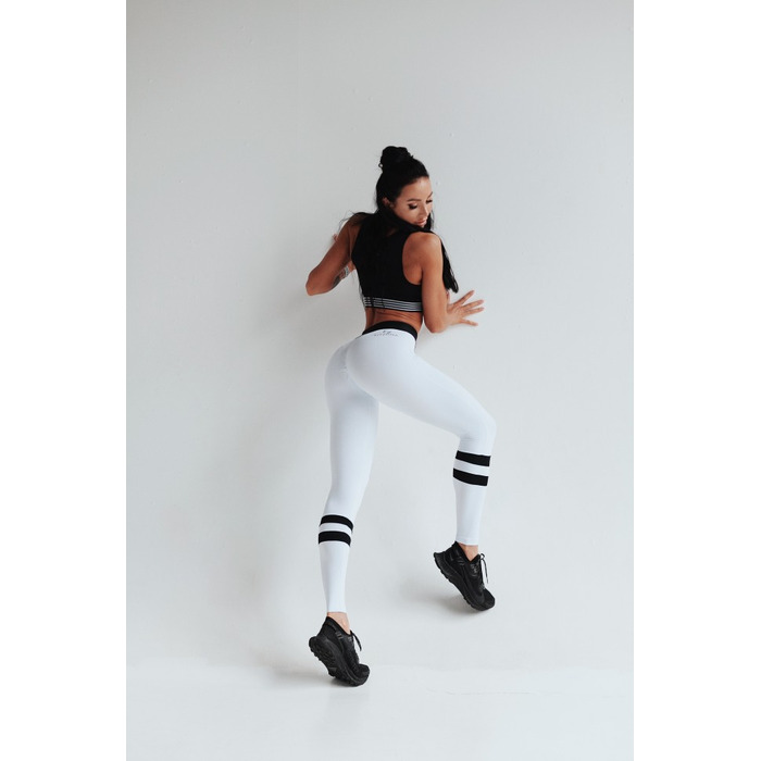 Топ BLACK TOP WITH ELASTIC AND EYELETS