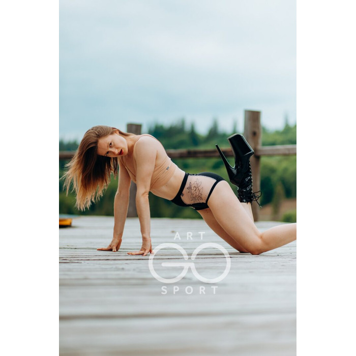 комплект Cristy & Asya и ТАТУ для полденса