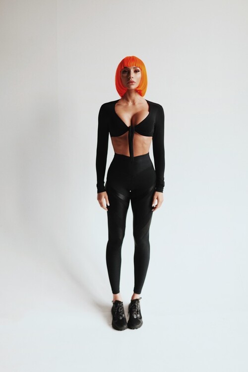 Леггинсы BLACK LEGGINGS WITH V WAISTBAND AND SHINE DETAIL