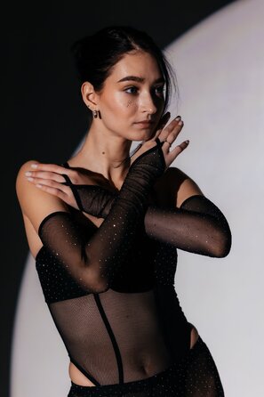 SKINELLE Mesh Crystal Боді з Камінням та Рукавичками для Сцени, Pole та Exotic на Підборах - чорний