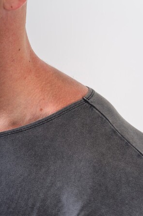 Футболка Nebbia Washed Rag Top GOLDEN AGE Black 788