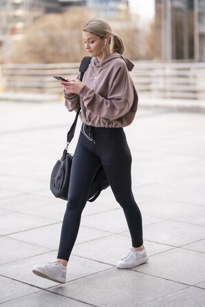 ХУДІ LOOSE FIT CROP HOODIE ICONIC BROWN 421