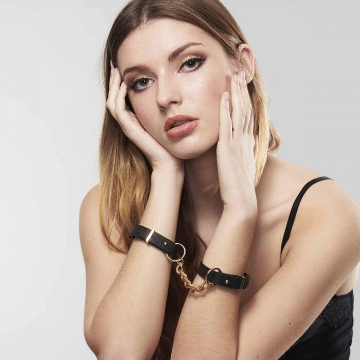 Наручники из экокожи Bijoux Indiscrets Maze – Thin Handcuffs Black