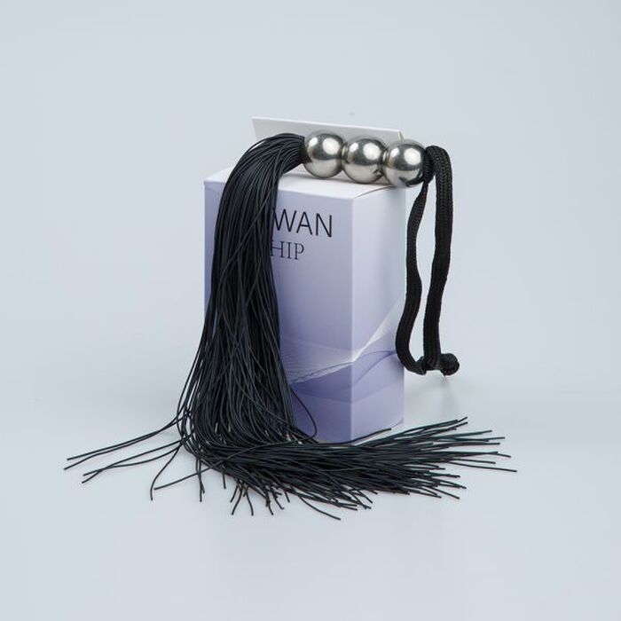 F61431 Плетка из силикона ручка 3 шарика FLOGGER BLACK METAL