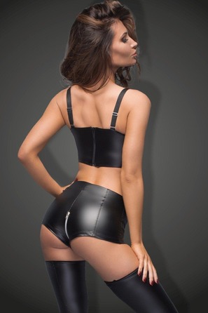 Шортики виниловые с молнией в интимном месте Noir Handmade F164 черные, M