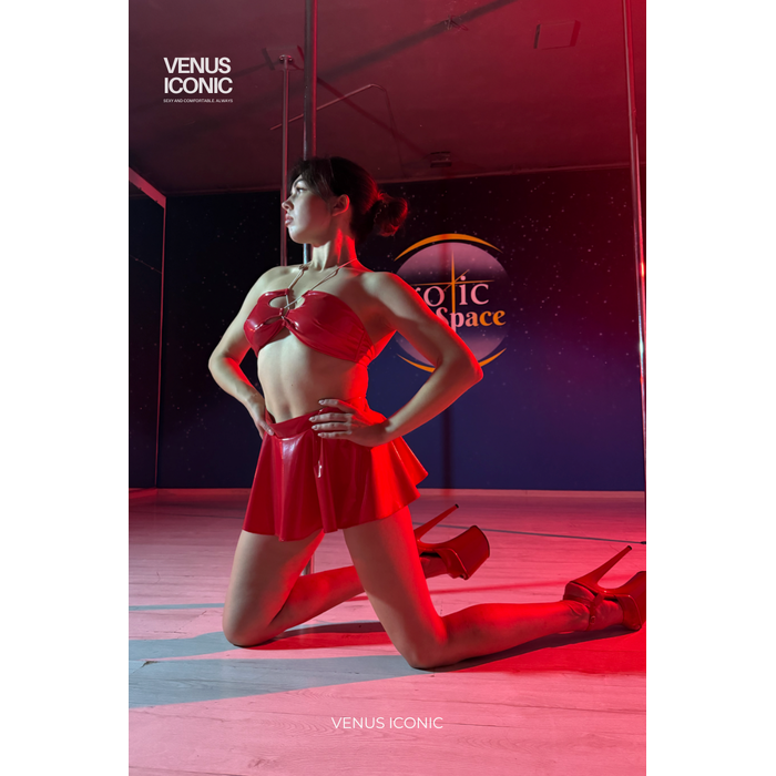 Комплект топу та спідниці Venus Iconic BELLE & GLOSSY для pole dance з лаку
