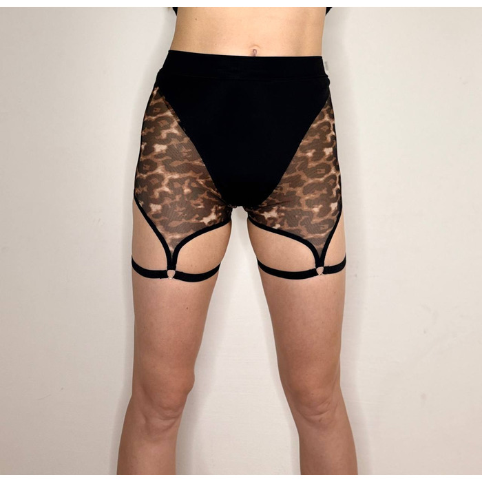 Шортики с подтяжками